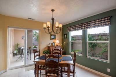 Breakfast Nook with access to rear portal