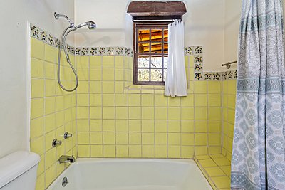 Bathroom Tub Tile Detail