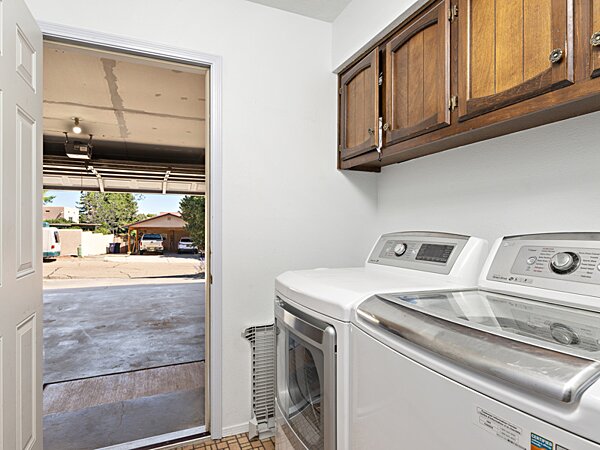 Laundry Room with access to 2 Car Garage