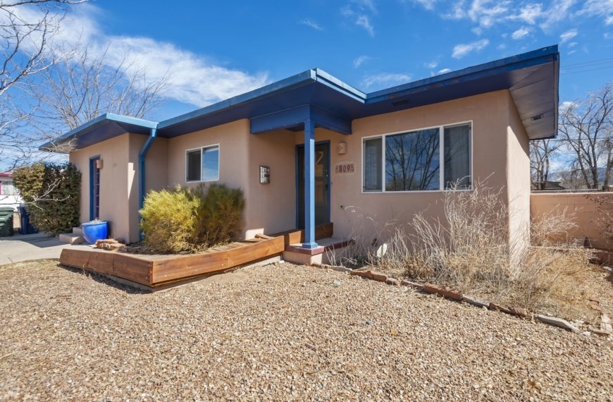 OPEN HOUSE on SUNDAY! 809 Rio Vista Street