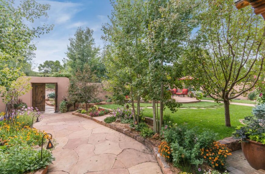 Pros and Cons of Living in Santa Fe: An Honest Look