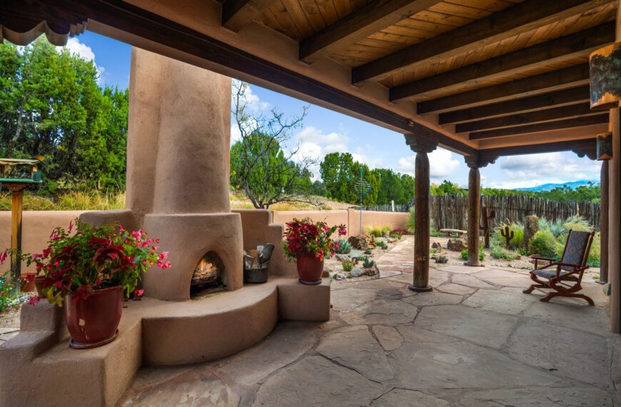 Buying a Luxury Home in Santa Fe: What Sets This Market Apart