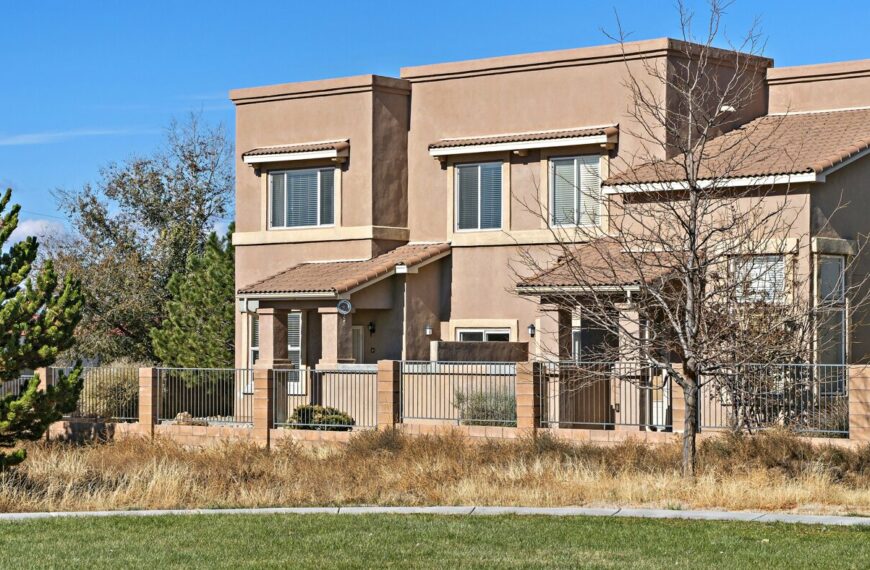 New Listing – 4348 Santo Domingo, Unit B