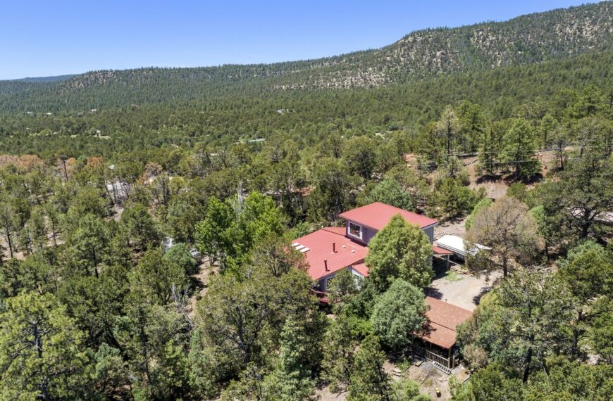 NEW LISTING! 258 and 284 La Cueva Road