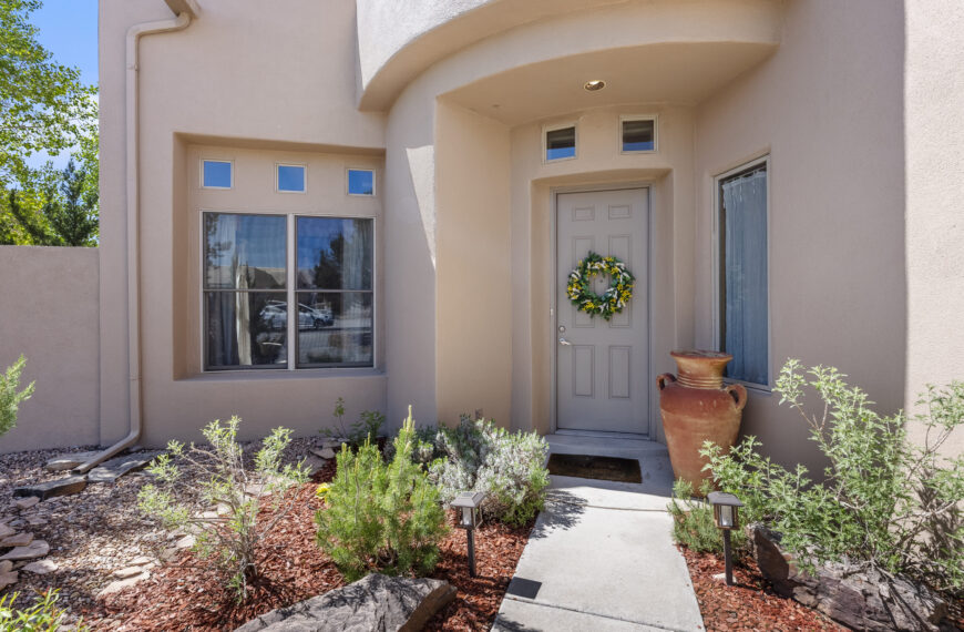 Should You List Before or After Landscaping Blooms?