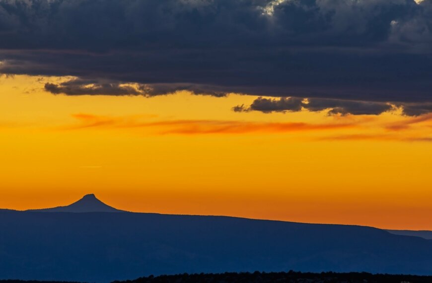 PHOTO: Cerro Pedernal by Ed MacKerrow