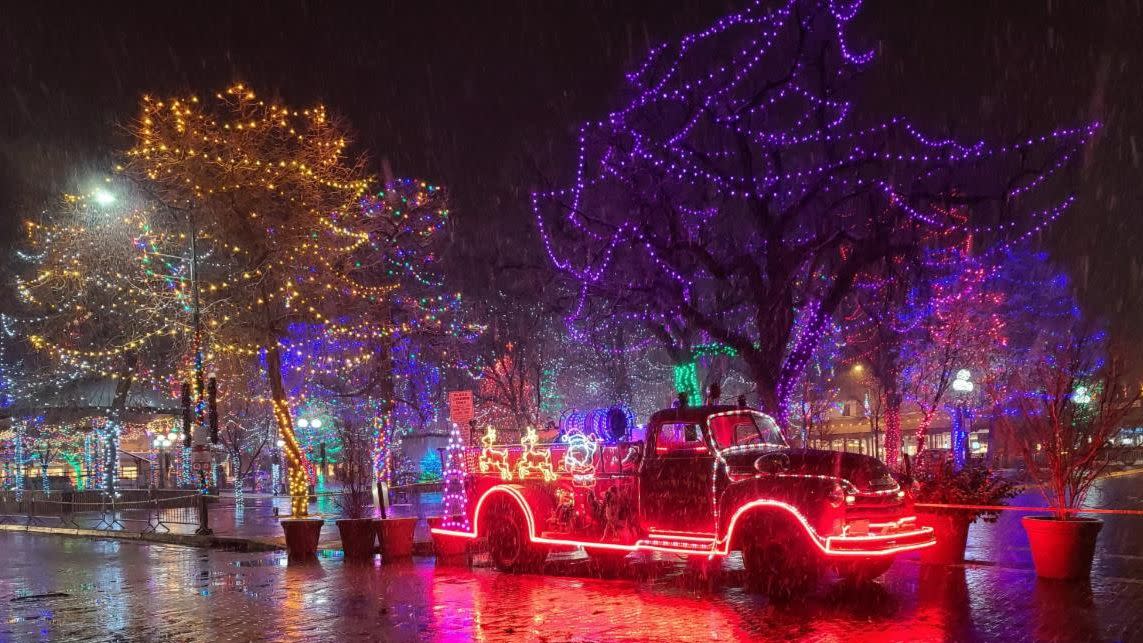 Holiday Magic in Santa Fe: Events, Lights, and Traditions That Draw Homebuyers