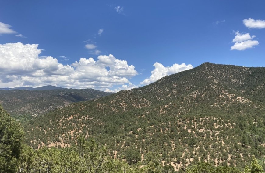 HIKE: Dorothy Stewart Trail