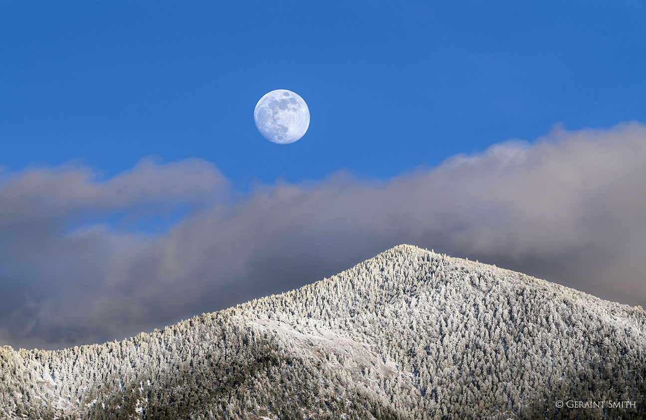 PHOTO: Under the Mountains and the Moon by Geraint Smith